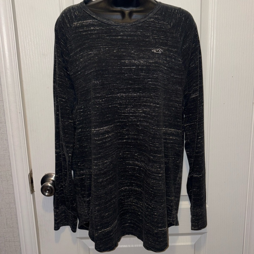 Hollister’s Men Long Sleeve